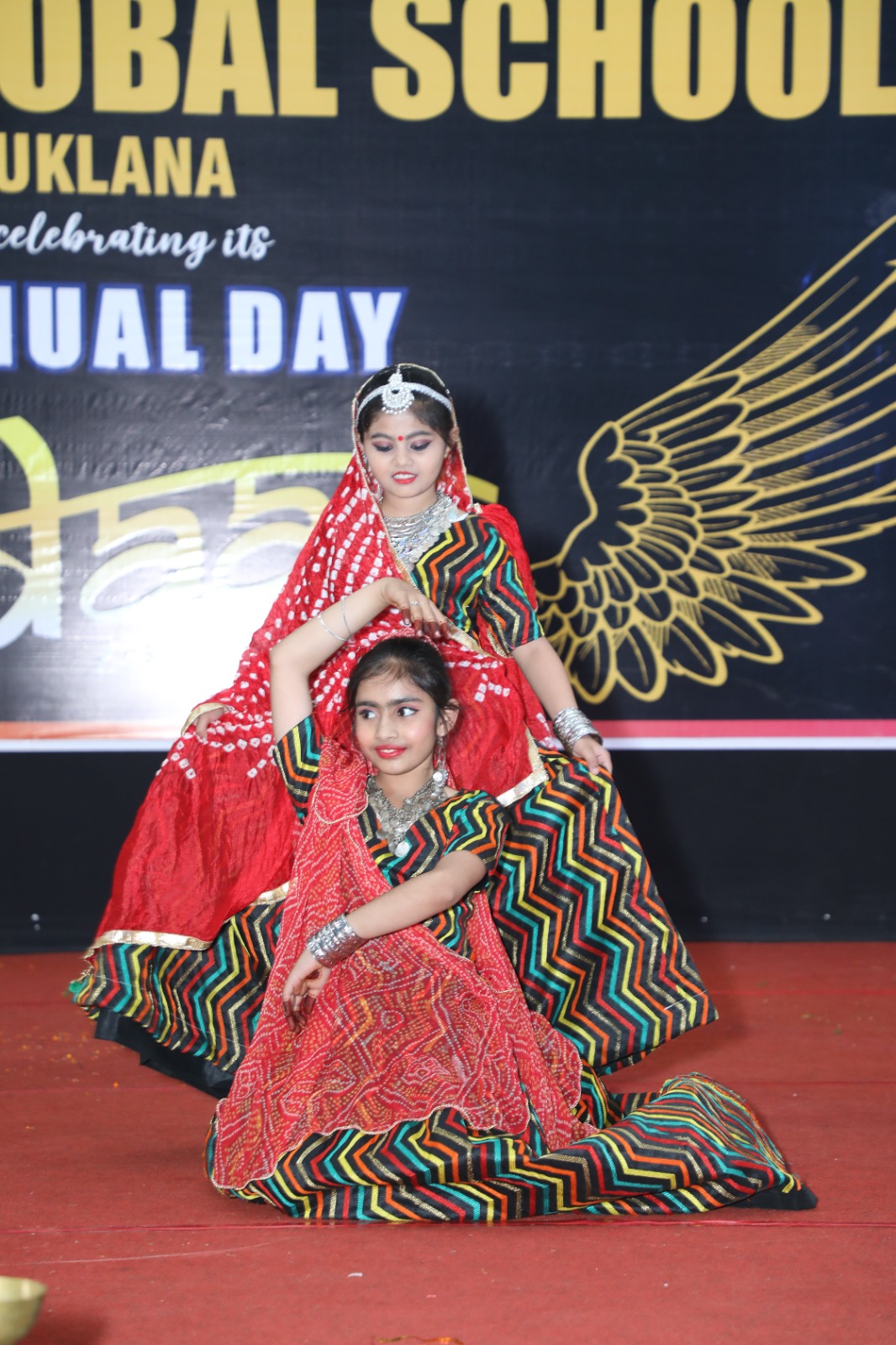 रंगारंग सांस्कृतिक कार्यक्रमों के साथ मनाया गया आक्सफोर्ड ग्लोबल स्कूल उकलाना का वार्षिक समारोह